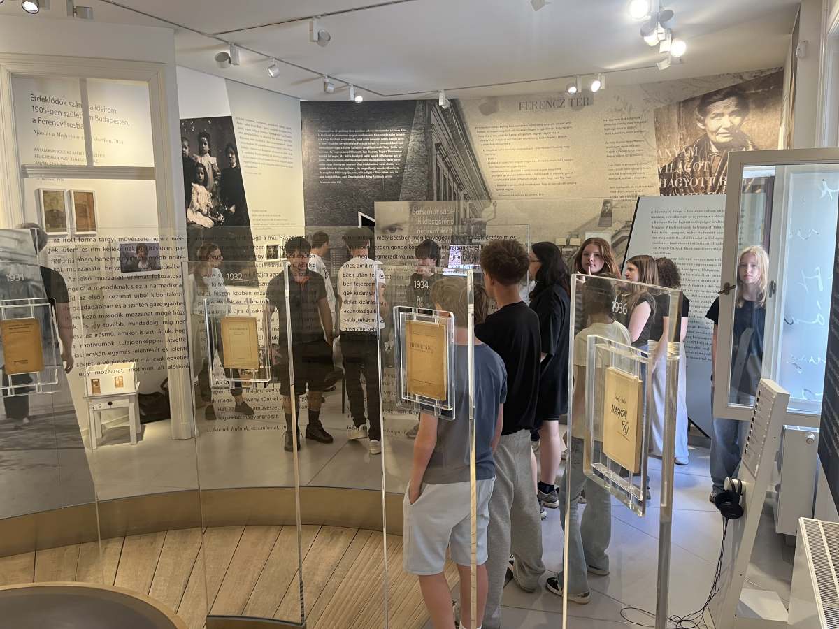 gallery